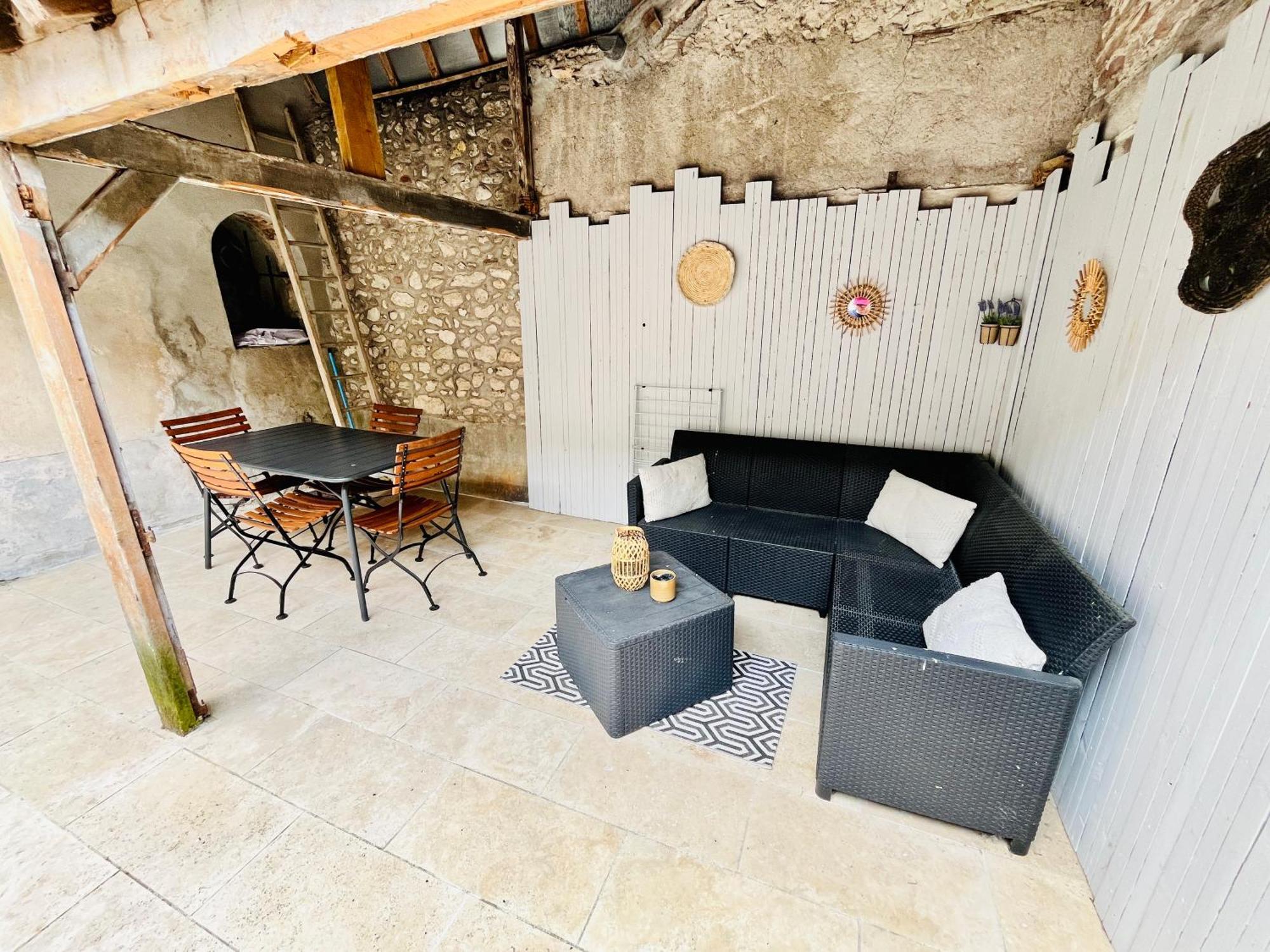 2 Suites, Cour Privee, Climatisation, Le Nid De Blois Vienne المظهر الخارجي الصورة